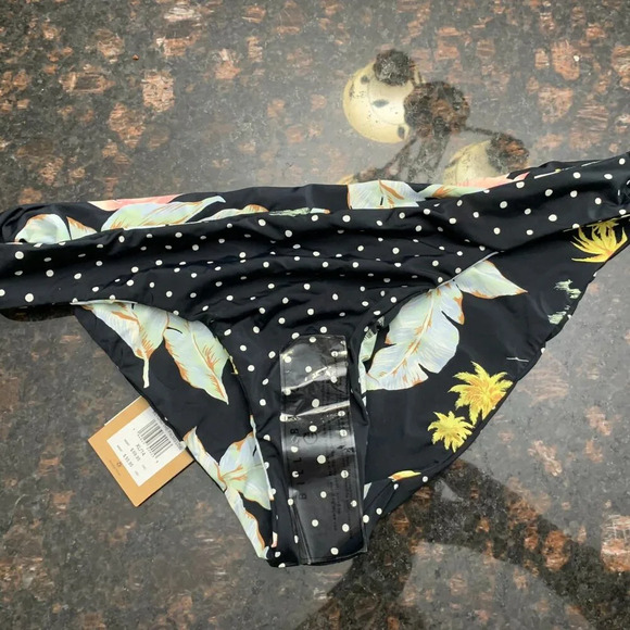 NWT Billabong - Beyond the Palms Low Rise Reversible Bikini - XL14 - Picture 1 of 6
